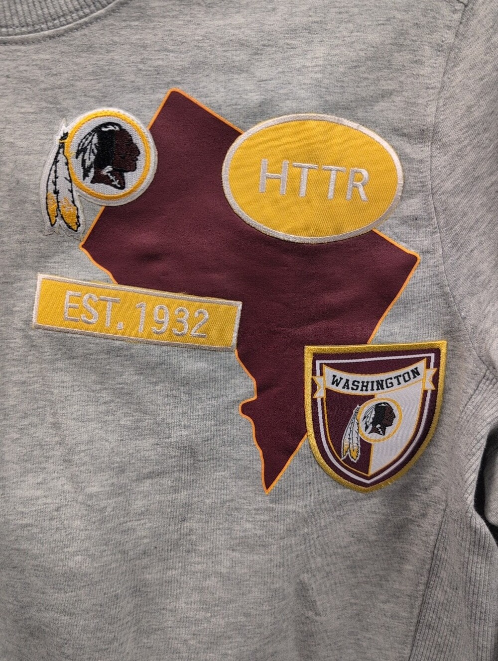 Women's Washington Redskins Gray Crewneck Sweatshirt Size Small NWT - Picture 2 of 6